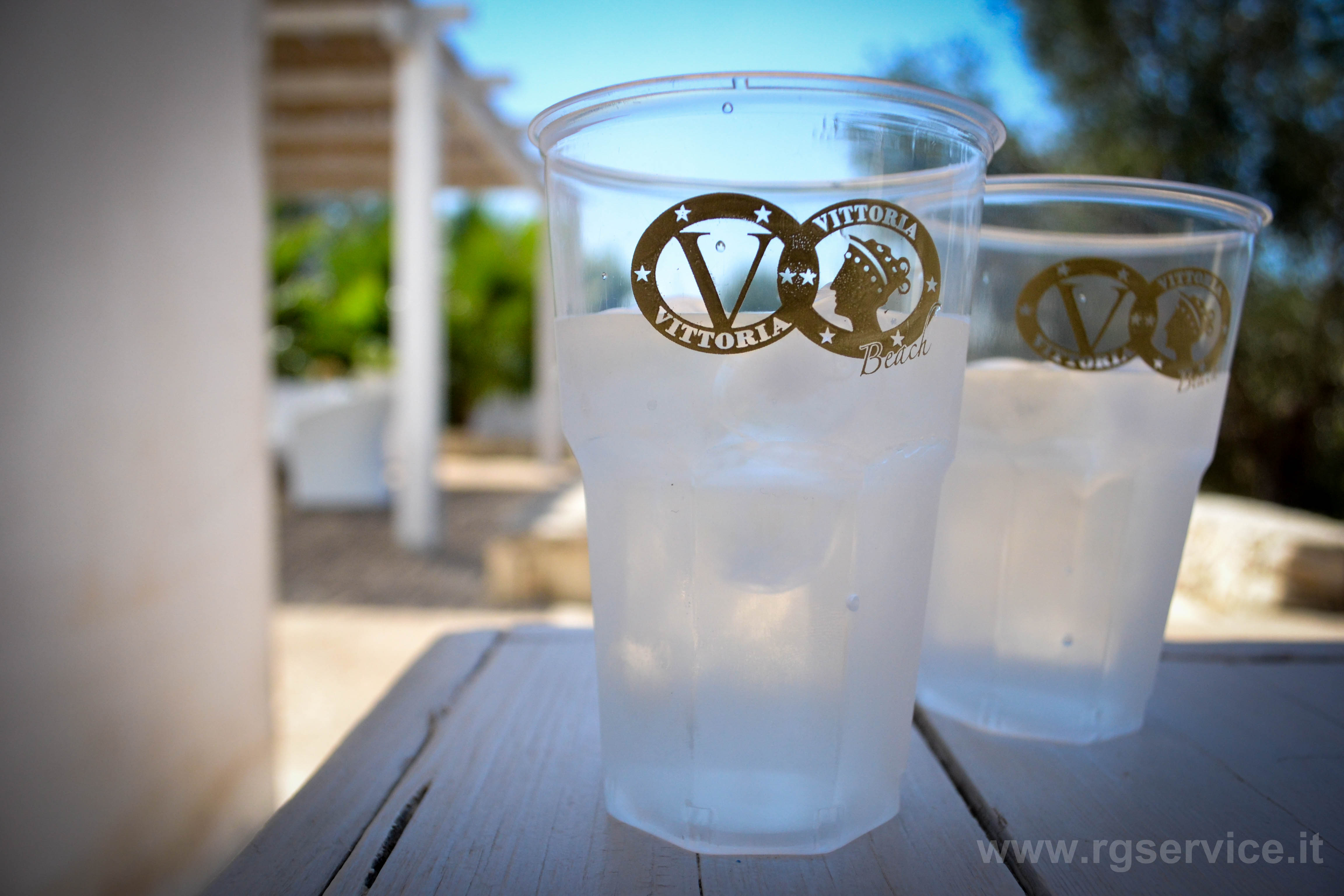 Bicchieri infrangili e monouso – Personalizzazione di bicchieri